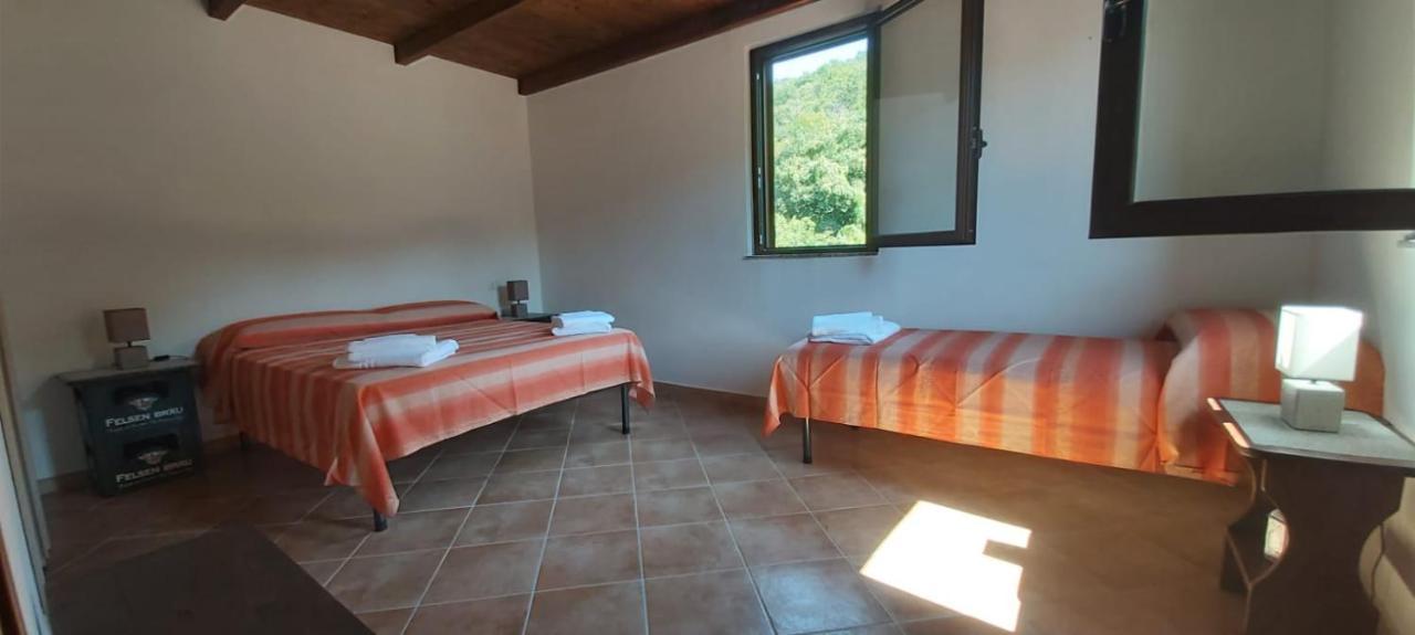 Casa Vacanza Tortorici Exteriör bild